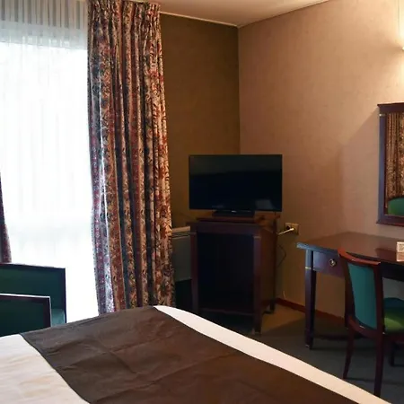 Hotel Pole Europeen 4*